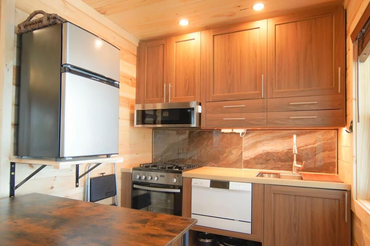 Loza House Adirondack Skydeck Unit Lake Front Plattsburgh Bagian luar foto